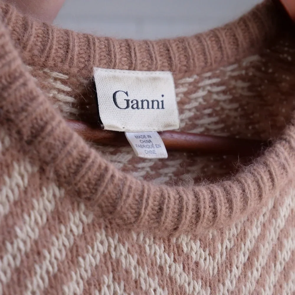 Modern Gianni‎ Anthropologie super soft chevron Candy Floss sweater